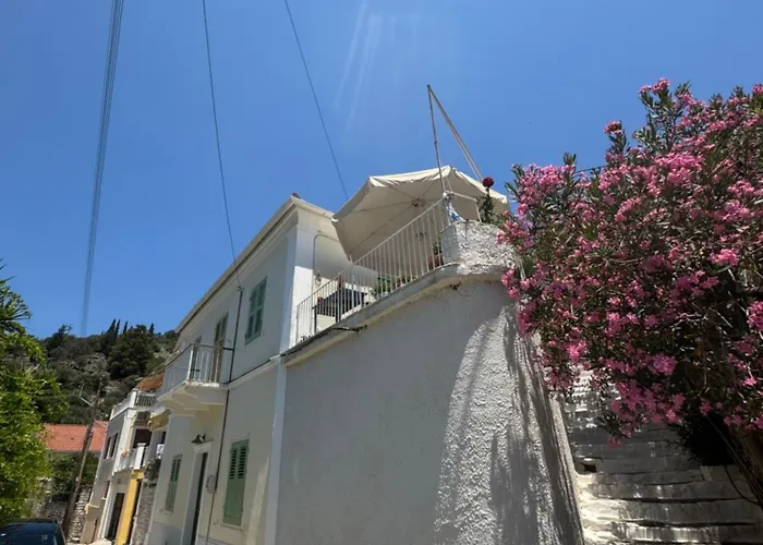 1836 Traditional House
