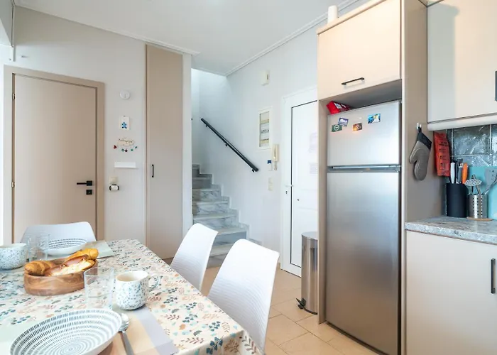 Phoebes Place At Kalamaki Court, 2 Bedroom Villa With A Shared Pool - Fully Refurbished For 2026